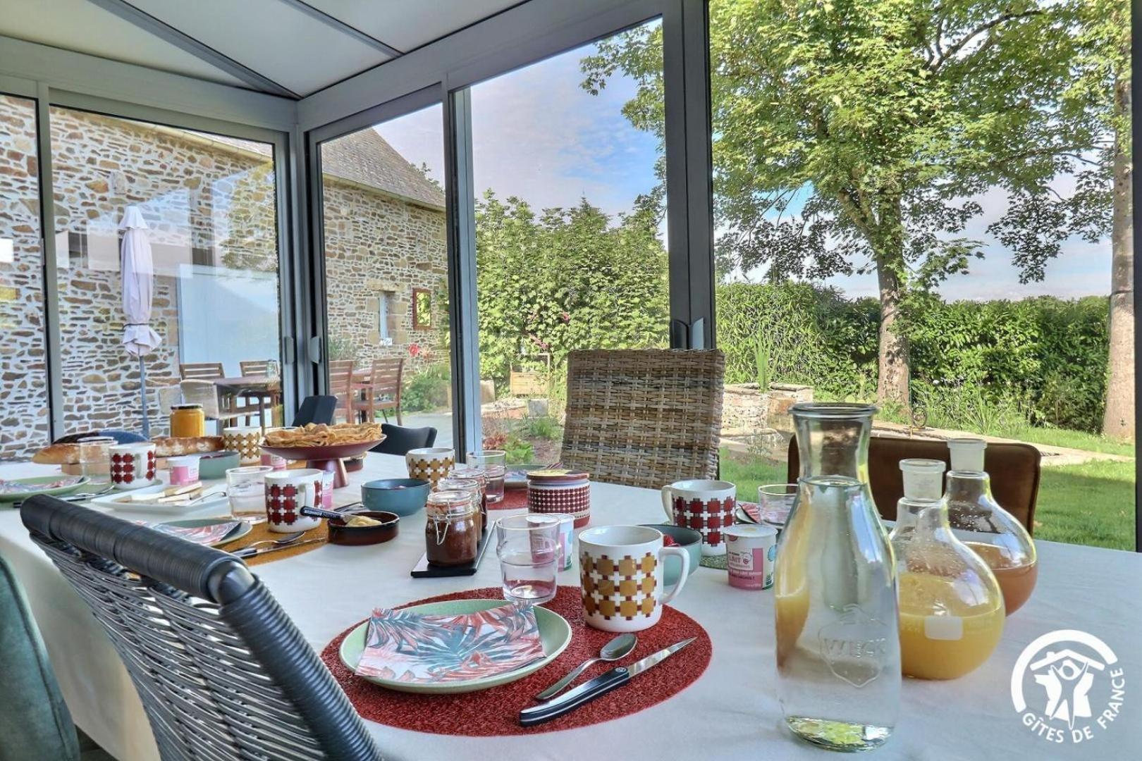 Bazouges-la-Pérouse Le Jardin De Quercus B&B 외부 사진