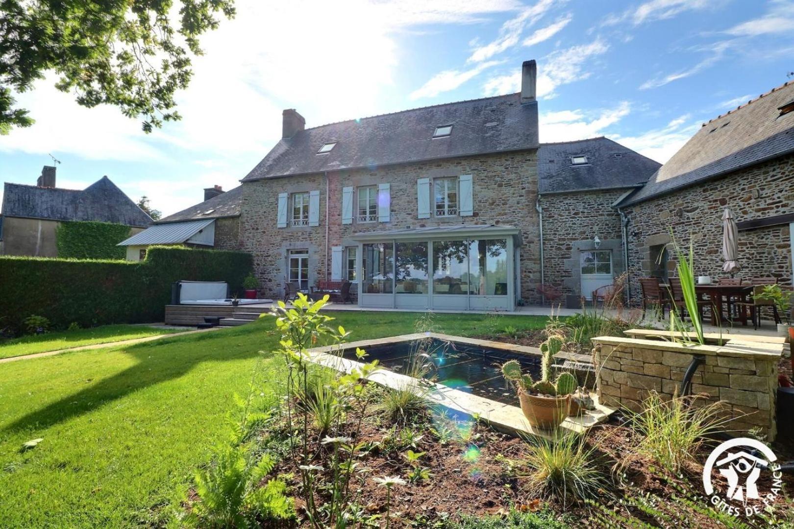 Bazouges-la-Pérouse Le Jardin De Quercus B&B 외부 사진